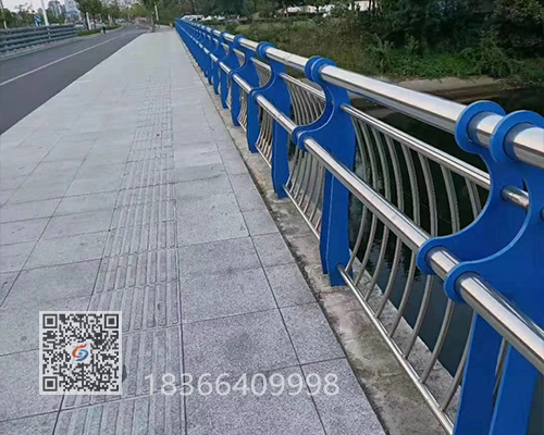 不鏽鋼複合（hé）管（guǎn）橋梁（liáng）護欄